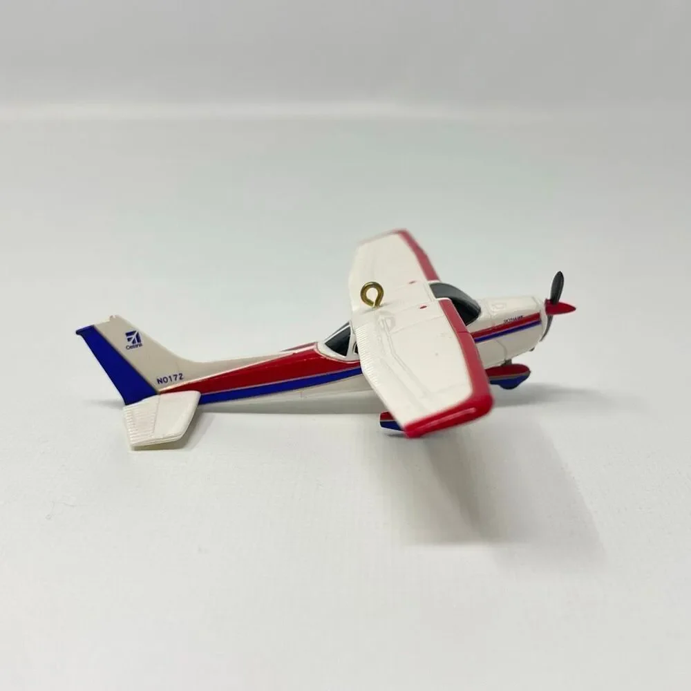 Hallmark Christmas Ornament Cessna 172 Skyhawk Sky's the Limit #16 2012 Plane